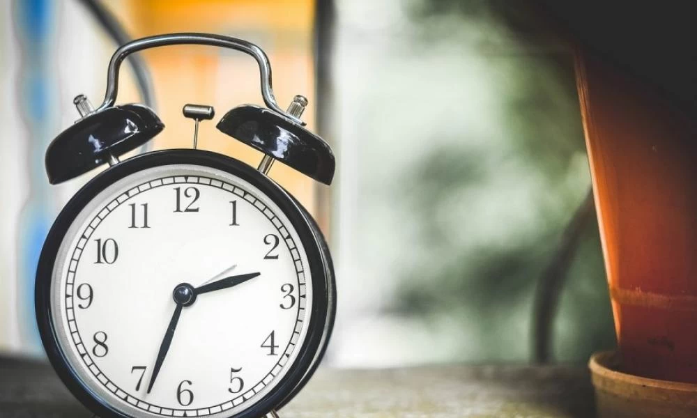 Τι αλλάζει από σήμερα στο χειμερινό ωράριο - Οι ώρες κοινής ησυχίας
